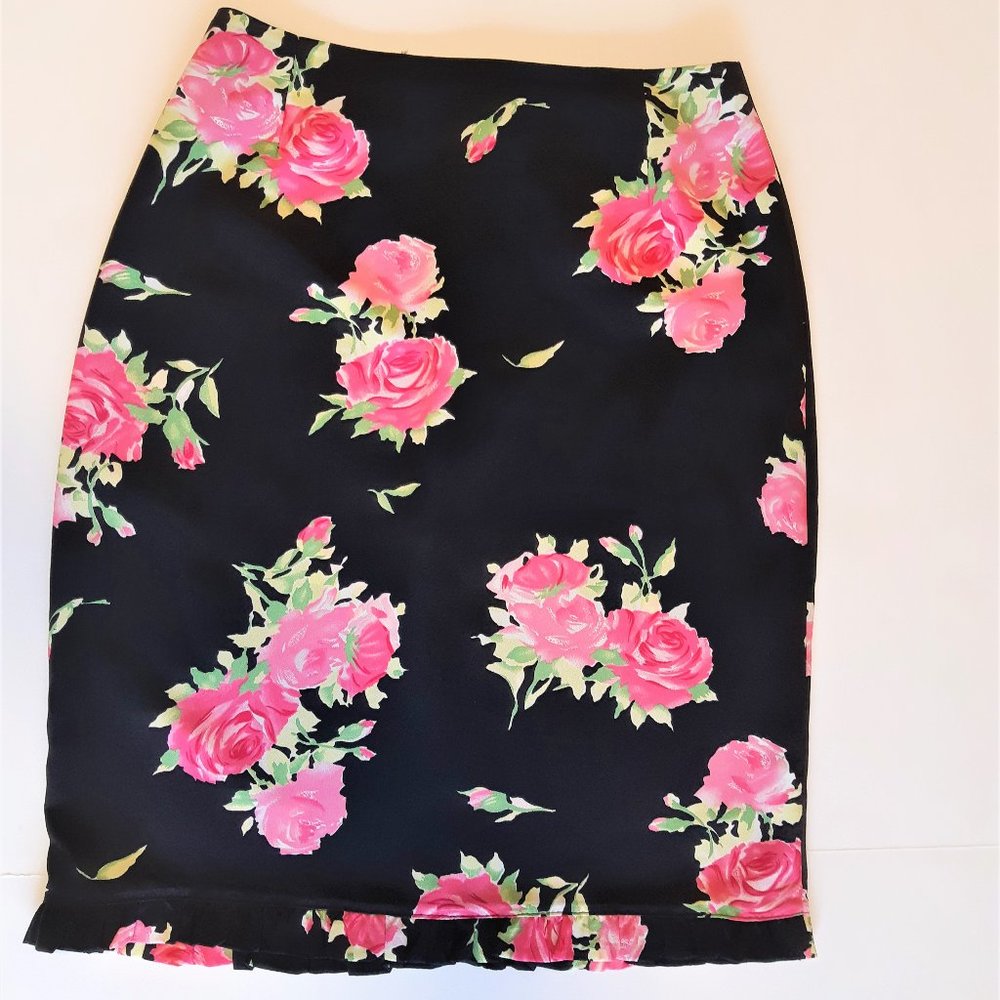 Smart Set 🌹 Floral Skirt